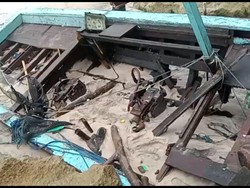 4 ABK Hilang, Kondisi Dua Perahu Nelayan Tergulung Ombak Trenggalek Pecah