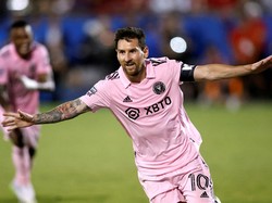 Ciamiknya Gol Tendangan Bebas Messi, Lawan Sampai Ikut Memuji