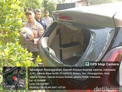 Kaca Mobil Baim Wong Dipecah, Pencuri Bawa Kabur Kotak P3K