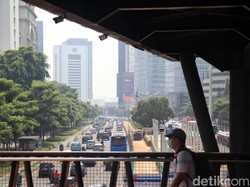 Awas! Polusi Udara DKI dan Sekitarnya Juga Berdampak ke Mata, Ini Gejalanya