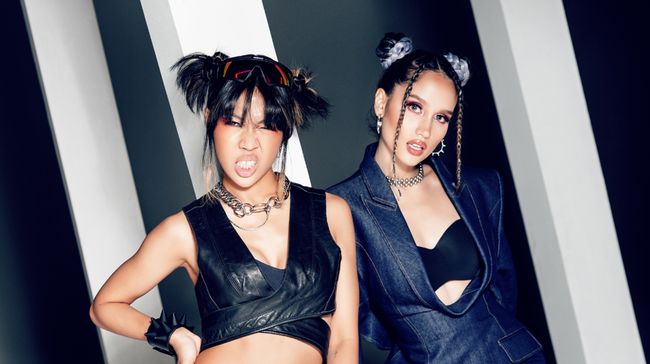 Review single Bossy: Melalui lagu ini, Ramengvrl dan Cinta menyadarkan bahwa manusia berhak memilih untuk menjadi apa pun tanpa terpatri oleh stigma sosial.