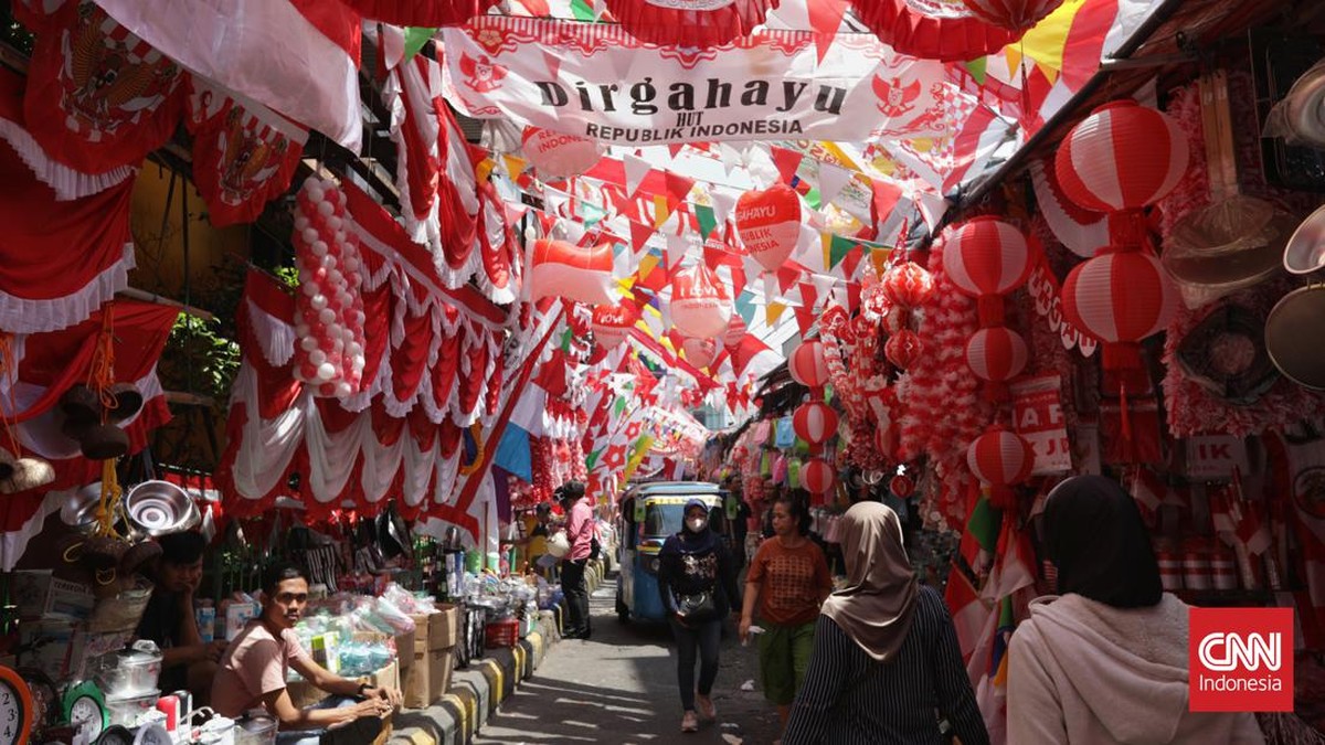 FOTO: Semarak Merah Putih di Pasar Jatinegara