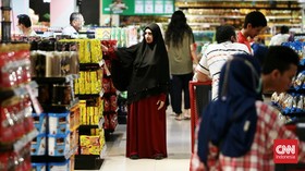 FOTO: Berburu Diskon di Transmart Full Day Sale