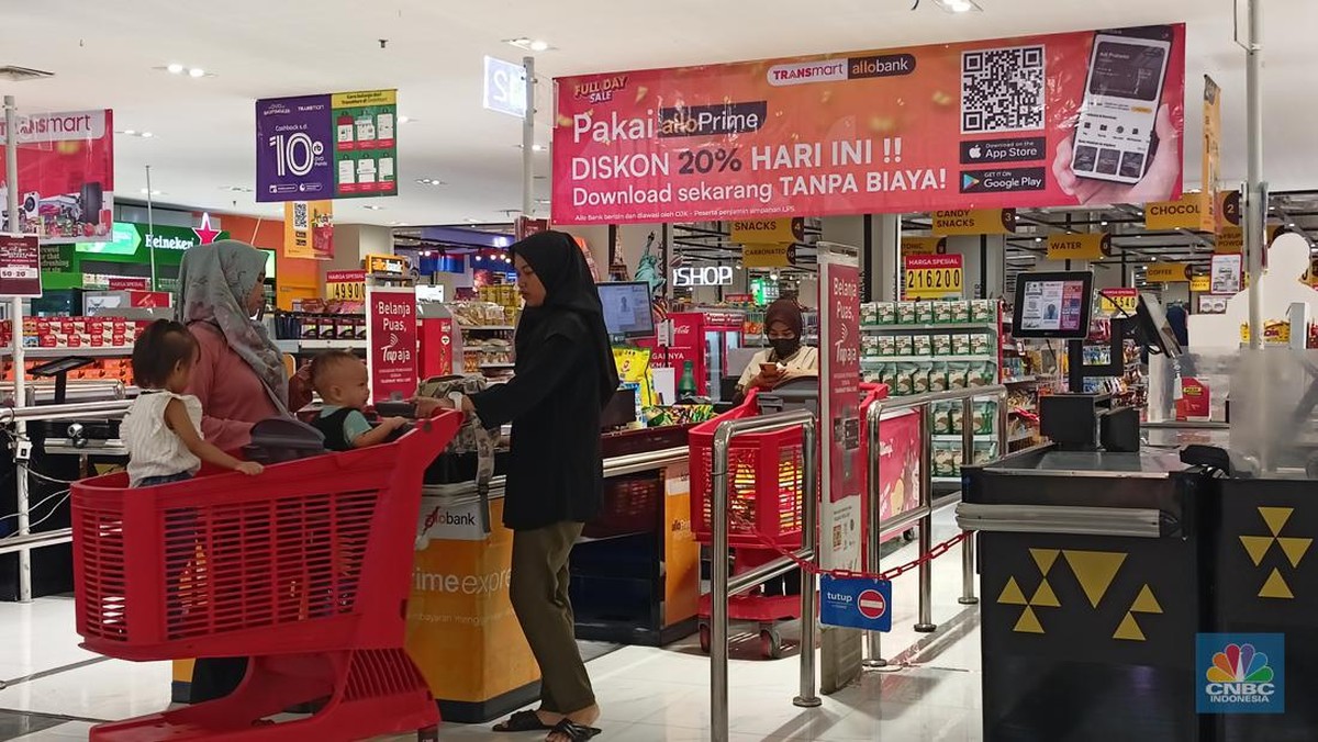 Ada Diskon Pakaian hingga 70% di Transmart Full Day Sale
