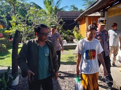 Aneh, Turis Korea Ngaku Dapat Bisikan Gaib Sampai Rusak Pura di Bali