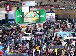 Penasaran Impresi Nyetir Mobil Listrik? Yuk Coba Langsung di GIIAS 2023!