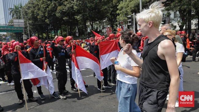 FOTO: Aksi Massa Partai Buruh di Patung Kuda Jakarta