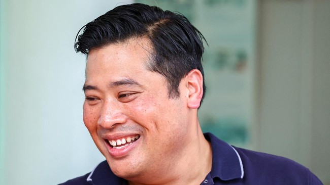 Putra tertua kedua Raja Thailand Maha Vajiralongkorn pulang ke tanah airnya setelah 27 tahun mengasingkan diri ke luar negeri karena sang ibu dituduh berzina.