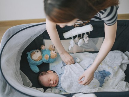 7 Kebiasaan agar Bayi Baru Lahir Tak Begadang di Malam Hari Menurut Pakar Sleep Training