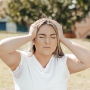 Hati-hati, 6 Gejala Store Ringan Ini Bisa Menyerang Perempuan, Kamu Perlu Kenali Beauties!