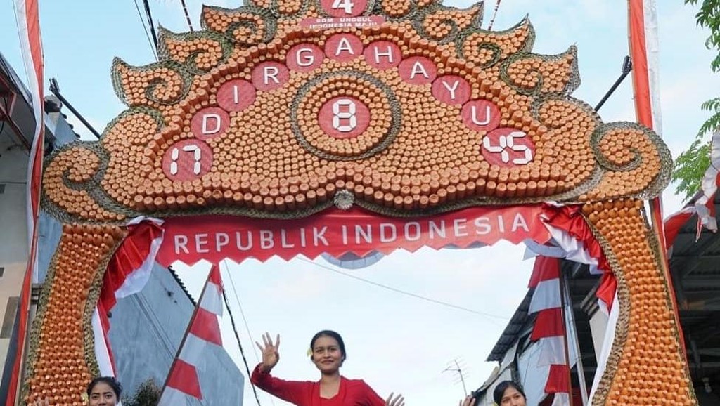 Gapura RT