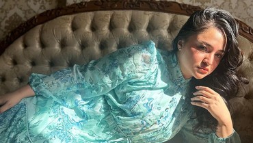 img-title Marshanda Kutip Surat Al-Kafirun dari Al-Qur'an Usai Heboh Baca Alkitab