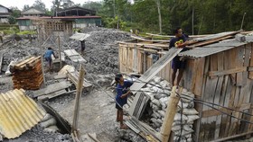 FOTO: Tambang Emas Pancurendang Banyumas Ditutup