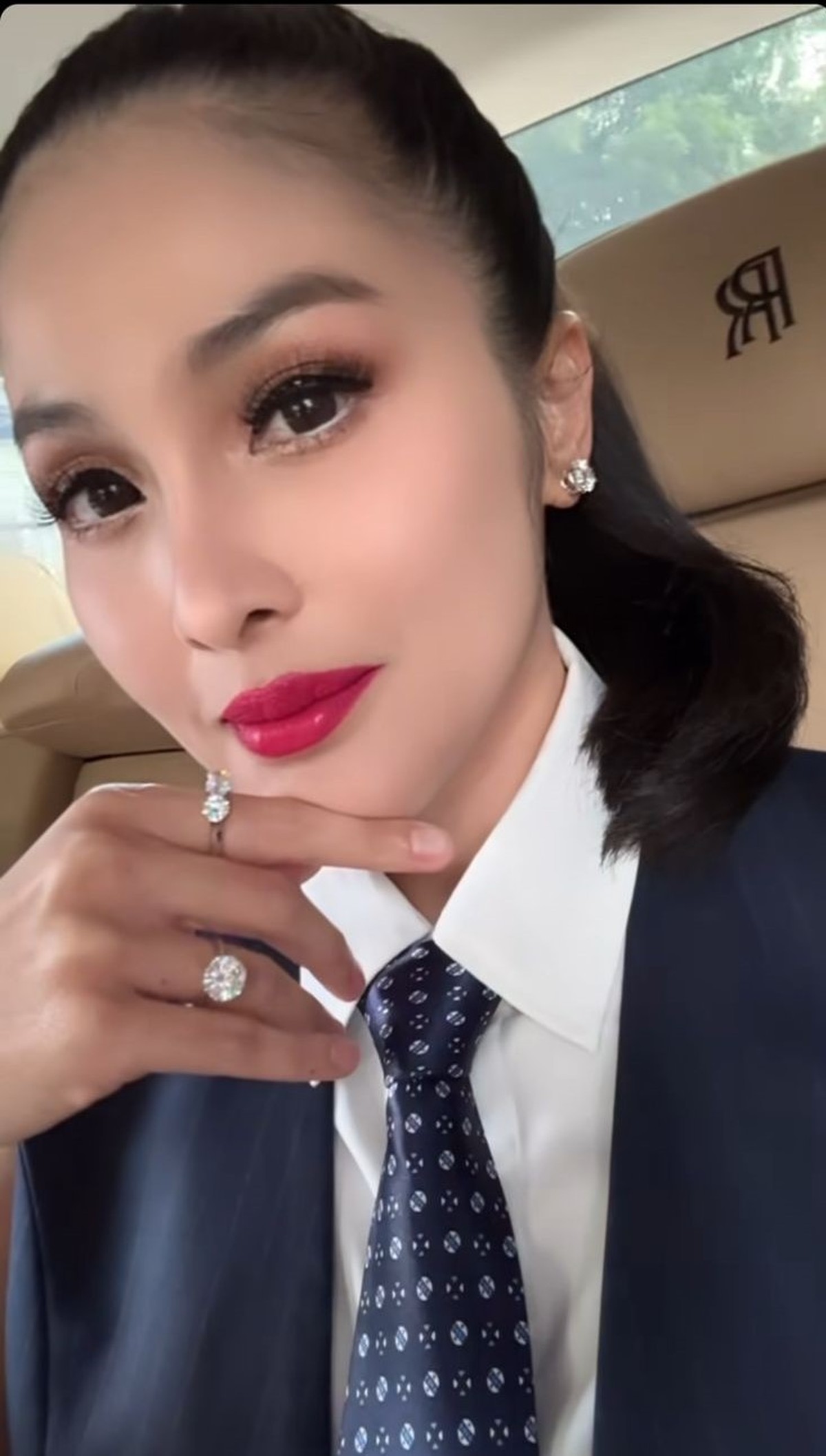 sandra dewi