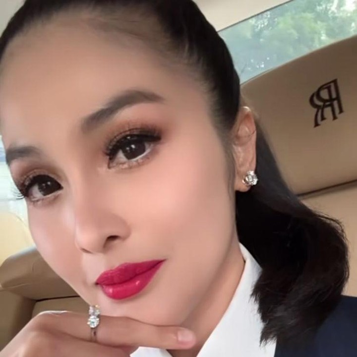 <p>Sandra Dewi baru saja berulang tahun, Bunda. Wanita kelahiran Pangkal Pinal pada 8 Agustus 1983 ini sudah genap berusia 40 tahun. (Foto: Instagram @sandradewi88)<br /><br /><br /></p>