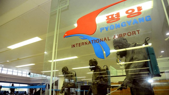 Sebuah jet militer VIP milik Rusia terlacak mendarat di Bandara Pyongyang, Korea Utara, diam-diam pada 31 Juli lalu.