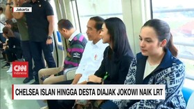 VIDEO: Chelsea Islan Hingga Desta Diajak Jokowi Naik LRT