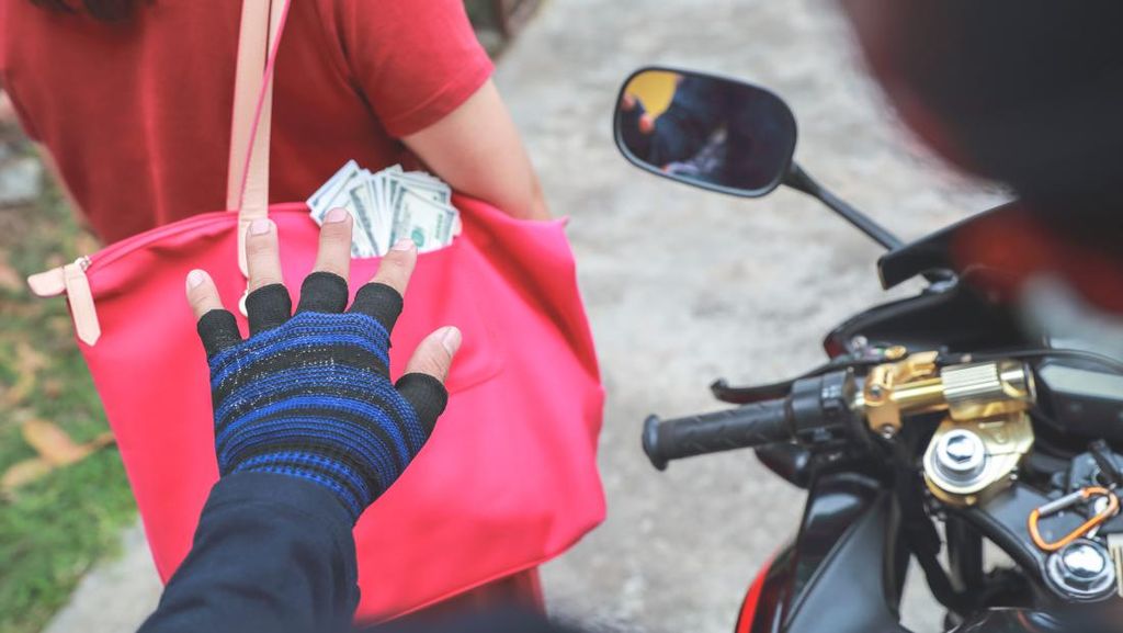 Perempuan Tewas di Bali Usai Dibegal dan Tabrak Tiang Listrik