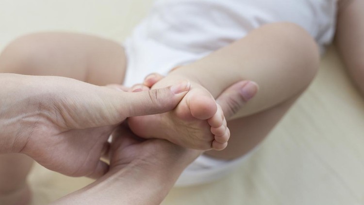 Ilustrasi Kaki Bayi Pengkor Ilustrasi Kaki Bayi Pengkor