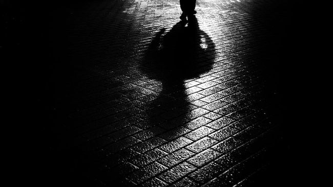 Pedofilia adalah ketertarikan seksual pada anak prapubertas. Kenali ciri dan langkah pencegahan agar anak terhindar dari kekerasan seksual.