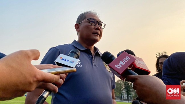 Manajer Timnas Indonesia Sumardji menyebut 30 aparat keamanan dikerahkan untuk menjaga skuad selama Kualifikasi Piala Dunia 2026.
