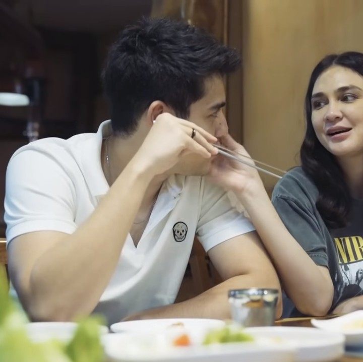 <p>Tak hanya itu, netizen juga berharap keduanya berjodoh dan hubungannya langgeng. <em>"Aku doain Luna Maxime berjodoh dan cepat nikah dan langgeng,,,aamiin,"</em> ujar akun @yuliy****. (Foto: YouTube Luna Maya)<br /><br /><br /></p>