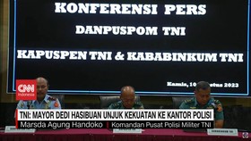 VIDEO: Mayor Dedi Hasibuan Unjuk Kekuatan ke Kantor Polisi
