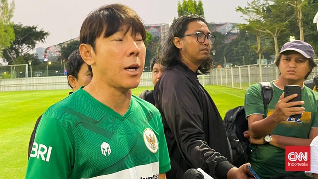 Pelatih Timnas Indonesia U-23 Shin Tae Yong mengaku tak mau stres usai 6 pemain belum gabung dalam latihan perdana di Jakarta, Kamis (10/8).