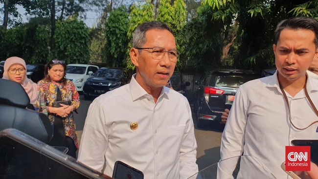 Pj Gubernur DKI Jakarta Heru Budi Hartono memastikan besaran Upah Minimum Provinsi (UMP) DKI Jakarta diumumkan paling lambat Selasa (21/11) besok.