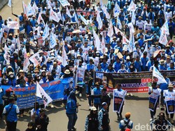 Tolak UU Cipta Kerja, 15 Ribu Buruh Geruduk MK Besok!