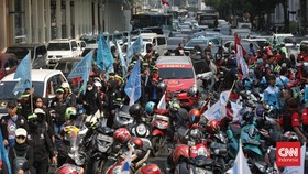Penyebar Hoaks 'Peserta Demo Buruh Ditusuk Aparat' Ditangkap