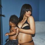 Outfit Busui Makin Keren, Rihanna Rilis Lini Maternitywear Savage x Fenty