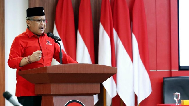Hasto Kristiyanto mengatakan PDIP hanya undang 51 orang sesuai dengan usia partai di acara puncak peringatan HUT.
