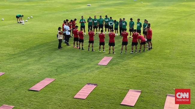 Timnas Indonesia U-24 asuhan Indra Sjafri dalam kondisi yang kurang ideal menjelang tampil dalam Asian Games 2022 (2023) di Hangzhou, China.