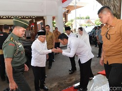 Wapres Maruf Amin Ngalab Berkah di Haul Sunan Bonang Tuban