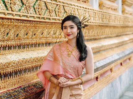 5 Potret Cantik Febby Rastanty dengan Busana Khas Thailand, Banjir Pujian Netizen
