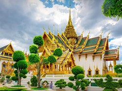 Viral Penjaga Bar Thailand Tendang Kepala Turis Sampai Pingsan