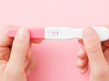 Bila Garis Kedua Test Pack Muncul Terlambat, Hamil atau Tidak?