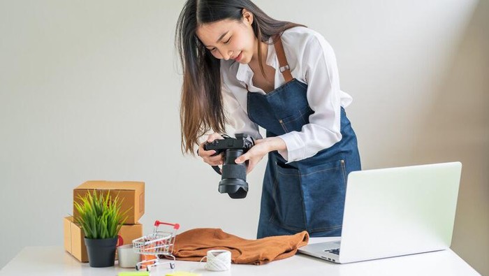 Banyak hal yang membuatmu keluar dari zona nyaman, salah satunya keinginan untuk berkembang.
