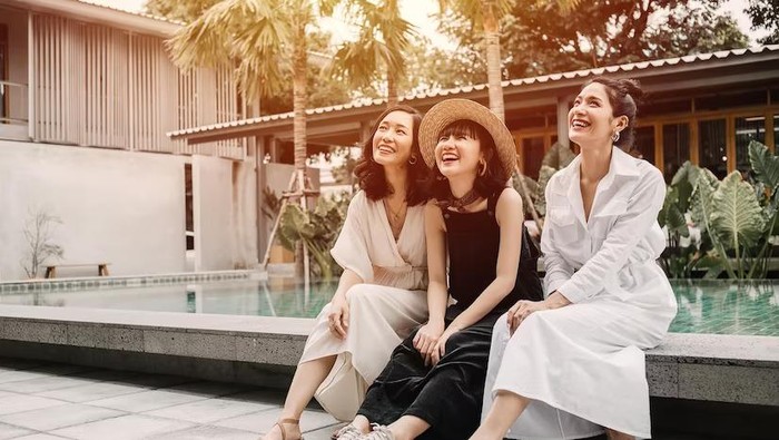 Beranjak dewasa, kamu mulai akan menemukan teman-teman baru yang lebih relate daripada sebelumnya