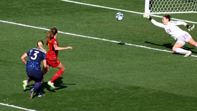 Spanyol berhasil menjadi tim pertama yang lolos ke semifinal Piala Dunia Wanita 2023 usai mengalahkan Belanda 2-1 di babak perempat final.