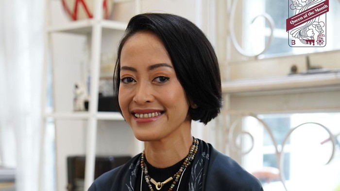 Nonita Respati mengenakan busana Purana