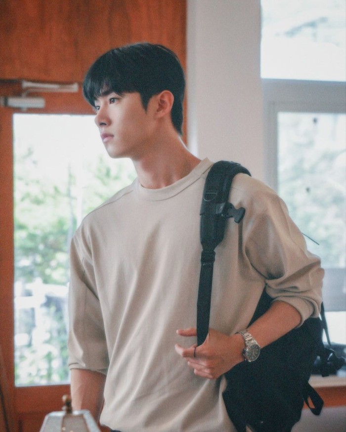 Sebelumnya sang aktor kerap kali memancarkan aura tenang nan hangat di balik kesedihan karakter yang diperankannya, seperti di drama Revenge of Others, Seasons of Blossom, Welcome , Flower Crew, dan My First Love./ Foto: instagram.com/jihux