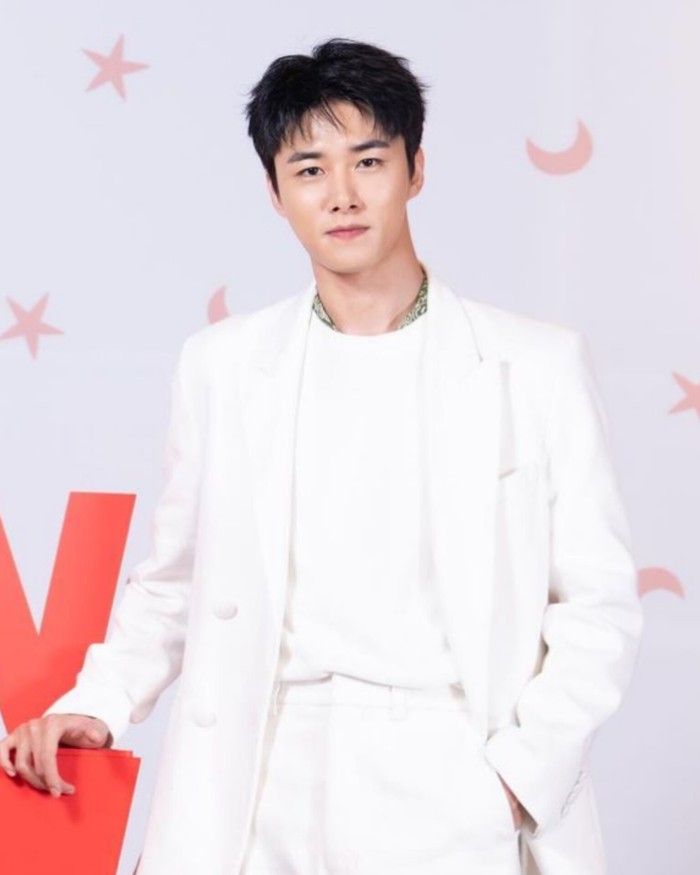 Seo Ji Hoon kembali menyapa penggemar melalui comeback terbaru dalam drama fantasi-romantis 'My Lovely Liar' sebagai seorang detektif bernama Lee Kang Min yang jatuh cinta kepada karakter yang diperankan oleh Kim So Hyun./ Foto: instagram,com/jihux