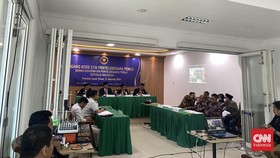 Sidang Etik Anggota KPU Bangkalan, DKPP Cecar Duit Survei Ra Latif