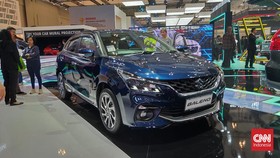 Suzuki Baleno 2023 mendapatkan pergantian headunit 9 inci dan tambahan kamera 360 di Gaikindo Indonesia International Auto Show (GIIAS), Jumat (11/8/2023).
