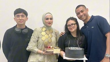 7 Potret Kekasih Tiara Savitri Beri Kejutan Ultah Pulang dari Australia ke Jakarta