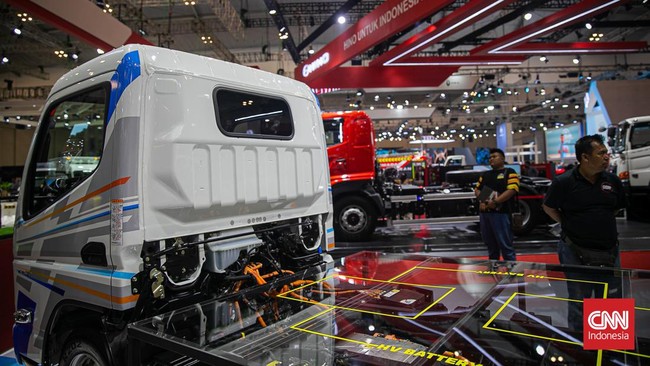 Raksasa otomotif Jepang, Toyota masih menjadi merek mobil terlaris Oktober 2023, diikuti Daihatsu dan Honda yang berada di urutan kedua dan ketiga.