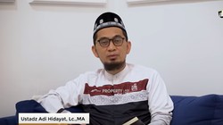 Ustaz Adi Hidayat Ungkap Penyebab Doa Tidak Terkabul Saat Ramadan