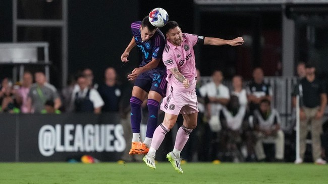 Lionel Messi sukses membawa Inter Miami mengalahkan Charlotte dengan skor 4-0 untuk melaju ke semifinal Piala Liga.